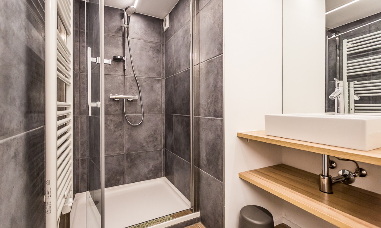 Salle de douche rénovée